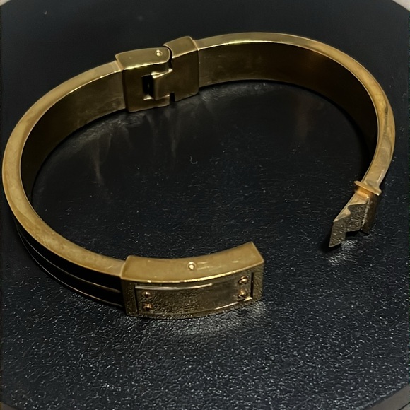 Micheal Kors Gold w Black Enamel Hinge Logo Statement Runway Screw Bracelet - Picture 13 of 13